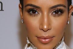 Θα πάθετε πλάκα! Τι θυμίζει το νέο look της Kim Kardashian; [photo]