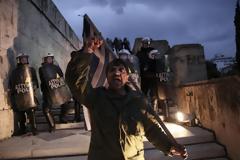 Ολα όσα έγιναν στο συλλαλητήριο των αγροτών - Οι γκλίτσες των Κρητικών έγιναν σύμβολο [photos]