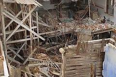 ΚΑΣΤΟΡΙΑ: Καταγγελία αναγνώστη για το ετοιμόρροπο κτίριο της οδού Άγιων Αναργύρων [photos]