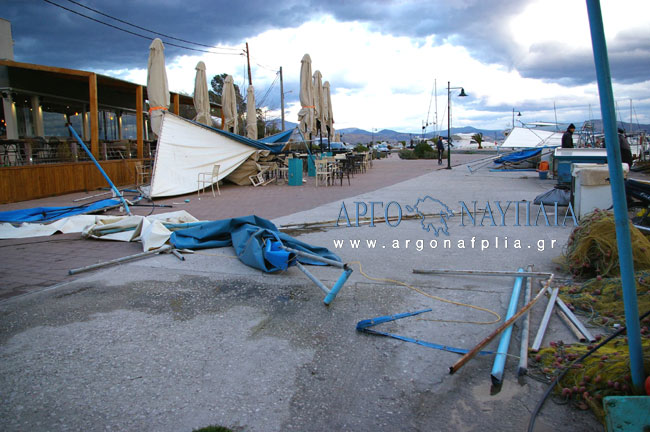 Μεγάλες ζημιές από ανεμοστρόβιλο το απόγευμα στη Νέα Κίο [photo+video] - Φωτογραφία 6