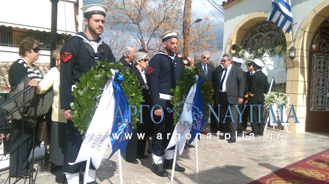 ΤΩΡΑ: Θρήνος στην κηδεία του Κωνσταντίνου Πανανά... [photos] - Φωτογραφία 3