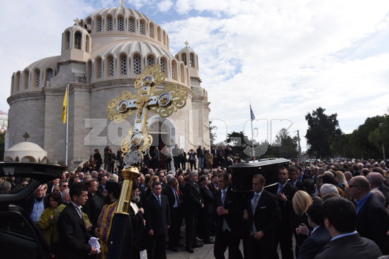 Συγγενείς και φίλοι είπαν το τελευταίο αντίο στον πατέρα του Πάνου Καμμένου - Φωτογραφία 10