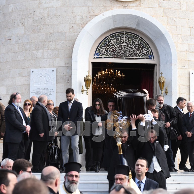 Συγγενείς και φίλοι είπαν το τελευταίο αντίο στον πατέρα του Πάνου Καμμένου - Φωτογραφία 9