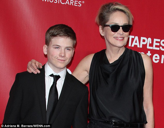 Δείτε τον 16χρονο γιο της Sharon Stone! [photos] - Φωτογραφία 2
