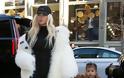 Η Κim Kardashian βολτάρει με την κόρη της την Ημέρα του Αγίου Βαλεντίνου και φορούν και οι δυο... [photos] - Φωτογραφία 3