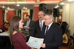 ΚΟΠΗ ΠΙΤΑΣ -ΒΡΑΒΕΥΣΗ ΑΡΙΣΤΕΥΣΑΝΤΩΝ ΜΑΘΗΤΩΝ ΕΑΑΣ ΛΑΡΙΣΑΣ