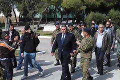 Επίσκεψη ΥΕΘΑ Πάνου Καμμένου στο κέντρο μετεγκατάστασης προσφύγων - μεταναστών στο Σχιστό