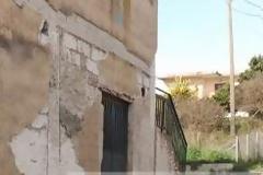 Οι ζημιές έβγαλαν «εκτός» 22 σπίτια μετά το ισχυρό χτύπημα του Εγκέλαδου