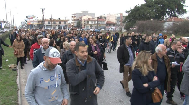 Ειρηνική πορεία στα Διαβατά για το στρατόπεδο προσφύγων [photo] - Φωτογραφία 4