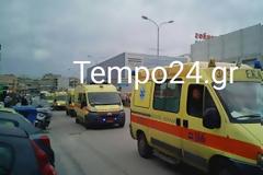 Πάτρα: Στην Περιφέρεια Δυτικής Ελλάδος με τα ασθενοφόρα εργαζόμενοι του ΕΚΑΒ...
