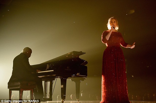 Η εξομολόγηση της Adele: Έβαλα τα κλάματα για... [photos] - Φωτογραφία 3