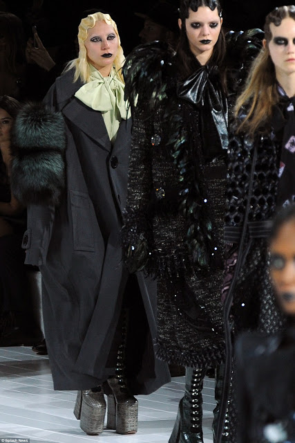 Η Lady Gaga έκανε πασαρέλα για τον Marc Jacobs... [photos] - Φωτογραφία 4