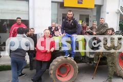 Δεν θα επιτρέψουμε να γίνει πλειστηριασμός σε κανένα σπίτι αγρότη... [photos + video]