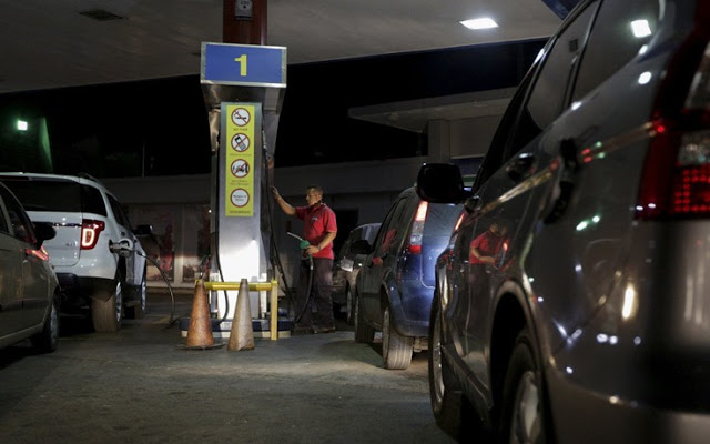 Αυτό θα πει αύξηση-φωτιά! Πάνω από 6.000% αύξηση στην τιμή της βενζίνης στη Βενεζουέλα... [photos] - Φωτογραφία 2