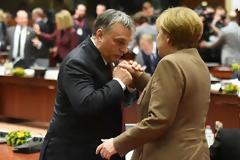 Αυτά έγιναν στη Σύνοδο Κορυφής: Το φιλί στη Μέρκελ και οι συμβουλές στον Τσίπρα... [photos]