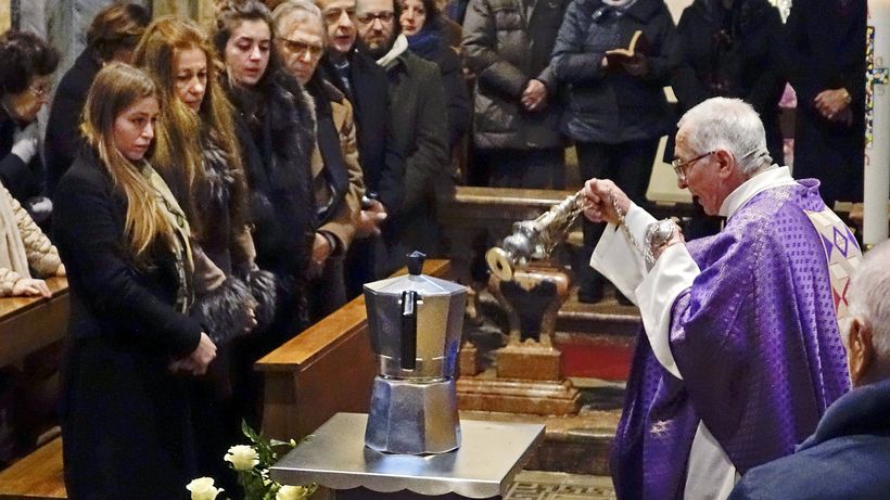 O ιταλός «βασιλιάς του καφέ» κηδεύτηκε σε μία καφετιέρα! - Φωτογραφία 6