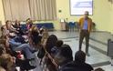 ΑΙΓΙΟ: Με μεγάλη επιτυχία η ομιλία του Άγγελου Τσιγκρή στο 10ο Δημοτικό Σχολείο