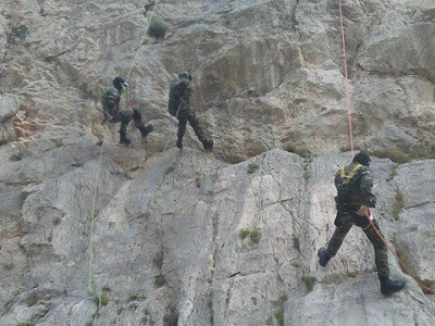 Τιμητική άσκηση της Μονάδας Εφέδρων Καταδρομών Μ.Ε.Κ. στον Γ΄ βράχο των Ειδικών Δυνάμεων - Φωτογραφία 9