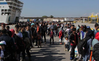 Στον Πειραιά ακόμη 1.192 μετανάστες και πρόσφυγες - Φωτογραφία 1