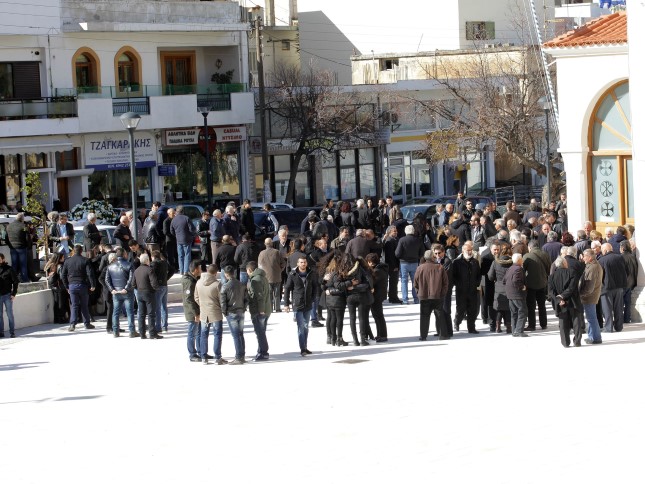 Ράγισαν και οι… πέτρες στο τελευταίο «αντίο» του 7χρονου αγοριού – Δείτε φωτογραφίες - Φωτογραφία 3