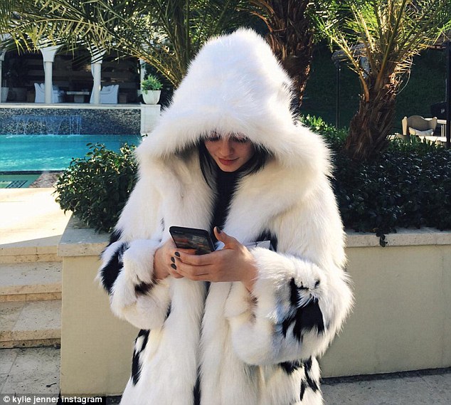 Δείτε πώς ξεκουράζεται η Kylie Jenner μετά την Εβδομάδα Μόδας... [photos] - Φωτογραφία 3