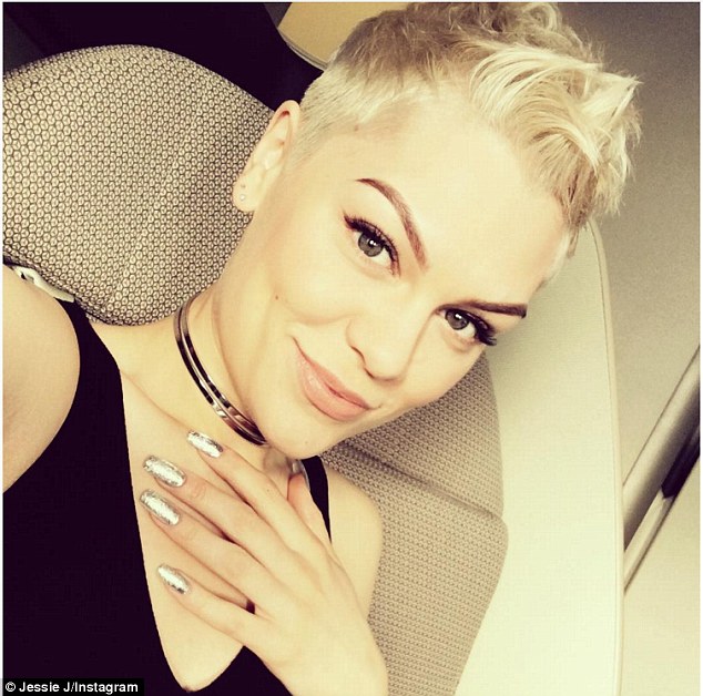 H Jessie J άλλαξε look και πάει Αυστραλία... [photo] - Φωτογραφία 2