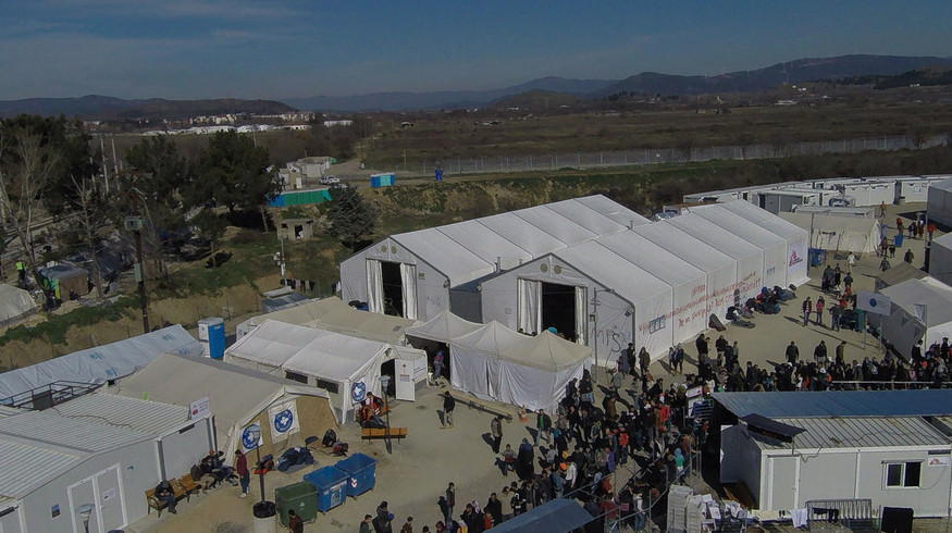 Χάος στην Ειδομένη -500 πρόσφυγες προσπάθησαν να σπάσουν τον κλοιό  [photos] - Φωτογραφία 15