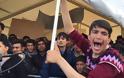 Χάος στην Ειδομένη -500 πρόσφυγες προσπάθησαν να σπάσουν τον κλοιό  [photos] - Φωτογραφία 8