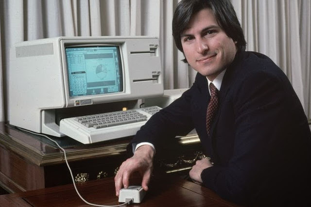 Σανδάλια του Steve Jobs δημοπρατήθηκαν για 3.000 δολάρια - Φωτογραφία 1