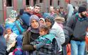 ΑΝΟΙΞΑΝ ΟΙ ΠΥΛΕΣ: Μεταφέρθηκαν στο Σχιστό οι πρώτοι πρόσφυγες