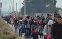 ΕΝΑ ΑΠΕΡΑΝΤΟ HOTSPOT: Γέμισε πρόσφυγες η Ελλάδα - Ξεκινούν με τα πόδια για τα σύνορα με τα Σκόπια [ΣΥΓΚΛΟΝΙΣΤΙΚΕΣ ΕΙΚΟΝΕΣ] - Φωτογραφία 21