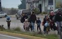 ΕΝΑ ΑΠΕΡΑΝΤΟ HOTSPOT: Γέμισε πρόσφυγες η Ελλάδα - Ξεκινούν με τα πόδια για τα σύνορα με τα Σκόπια [ΣΥΓΚΛΟΝΙΣΤΙΚΕΣ ΕΙΚΟΝΕΣ] - Φωτογραφία 45