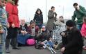 ΕΝΑ ΑΠΕΡΑΝΤΟ HOTSPOT: Γέμισε πρόσφυγες η Ελλάδα - Ξεκινούν με τα πόδια για τα σύνορα με τα Σκόπια [ΣΥΓΚΛΟΝΙΣΤΙΚΕΣ ΕΙΚΟΝΕΣ] - Φωτογραφία 65