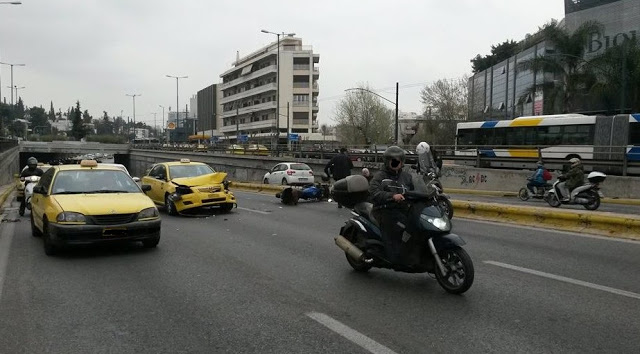 Φωτογραφίες ΑΝΑΓΝΩΣΤΗ από το σοβαρό τροχαίο στην Κηφισίας νωρίτερα - Φωτογραφία 2