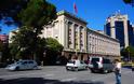 Χαμός στην αλβανική βουλή: Στελέχη της αντιπολίτευσης πέταξαν αυγά στον πρωθυπουργό Ράμα