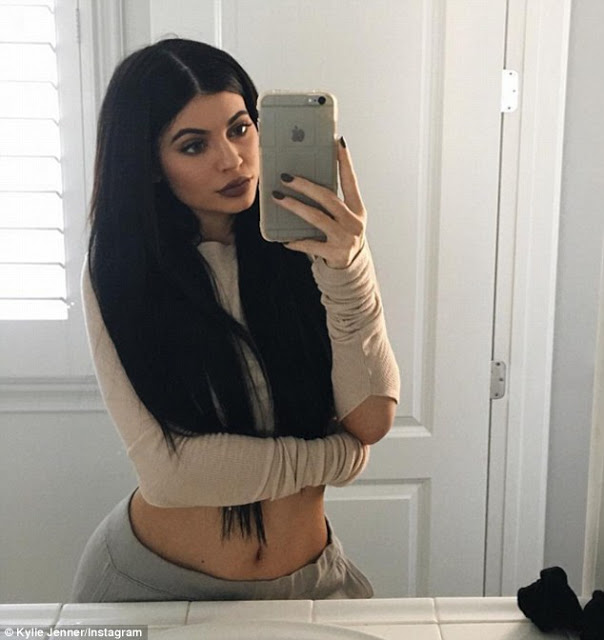 Η συγκλονιστική εξομολόγηση της Kylie Jenner: Πάντα ήξερα ότι ο μπαμπάς μου ήταν... - Φωτογραφία 2