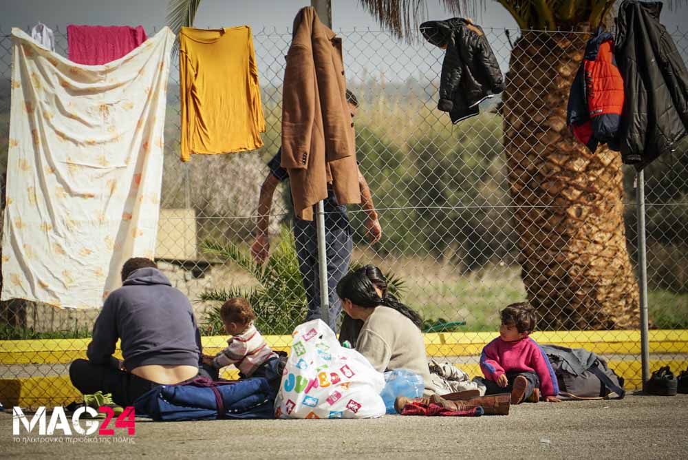 Λαμία: Συνεχίζονται τα προβλήματα με τους πρόσφυγες - Εσπευσμένα στο Νοσοκομείο Λαμίας βρέφος από ΑΣΥΤΙΑ  [video] - Φωτογραφία 11