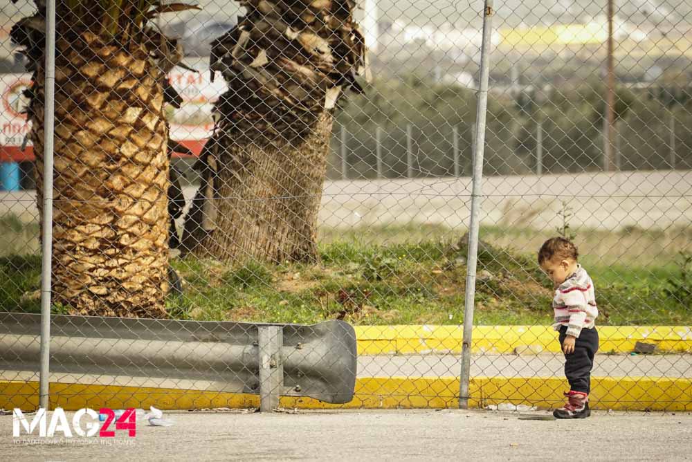 Λαμία: Συνεχίζονται τα προβλήματα με τους πρόσφυγες - Εσπευσμένα στο Νοσοκομείο Λαμίας βρέφος από ΑΣΥΤΙΑ  [video] - Φωτογραφία 12