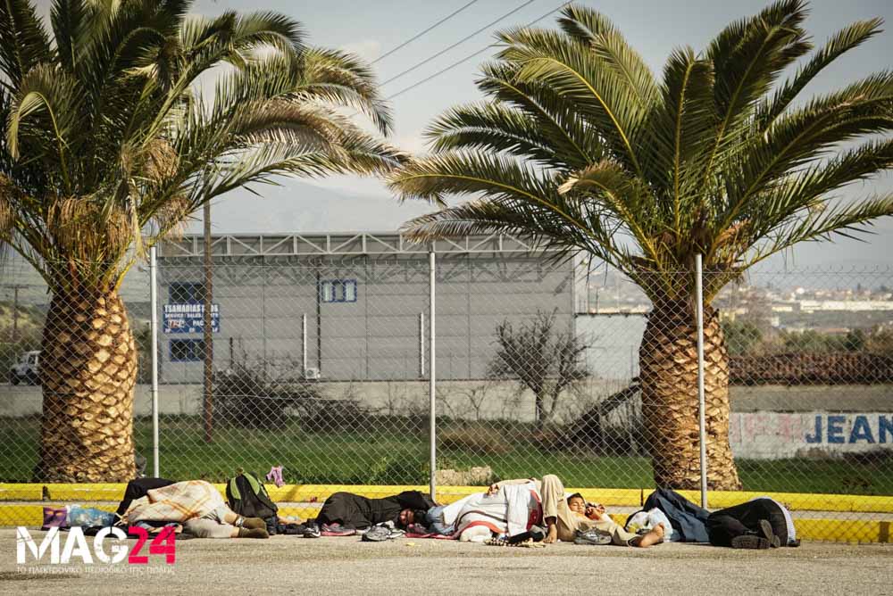 Λαμία: Συνεχίζονται τα προβλήματα με τους πρόσφυγες - Εσπευσμένα στο Νοσοκομείο Λαμίας βρέφος από ΑΣΥΤΙΑ  [video] - Φωτογραφία 2