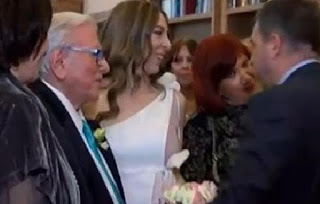 Παντρεύτηκε ο Βουτσάς - Χαμός στο δημαρχείο... [photo+video] - Φωτογραφία 1