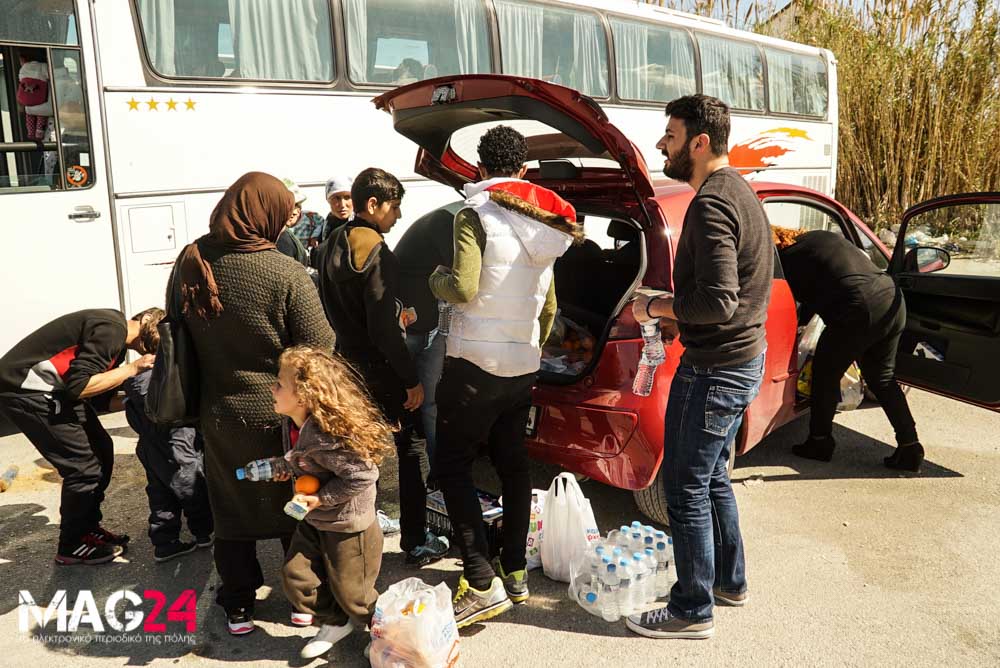 Λαμία: Η κα Ολγα διένυσε 60χλμ για να φέρει τρόφιμα στους Πρόσφυγες [photo] - Φωτογραφία 10