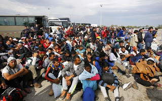 Φάιμαν: «Δεν είναι δυνατόν η Ελλάδα να δρα σαν γραφείο ταξιδίων στο προσφυγικό» - Φωτογραφία 1
