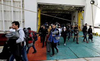 Στα κέντρα φιλοξενίας της Λέσβου και της Χίου 3.150 πρόσφυγες - Φωτογραφία 1
