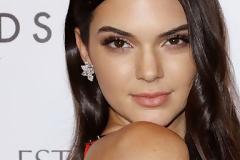 Το ατύχημα της Kendall Jenner με το αμάξι... [photos]