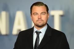 Σύσσωμο το Hollywood έβγαλε selfies με τον Leonardo DiCaprio που κέρδισε Όσκαρ... [photos]