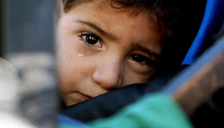 Το συγκλονιστικό δημοσίευμα της Bild: Ευρώπη δεν ντρέπεσαι να βλέπεις αυτά τα παιδιά; - Φωτογραφία 1