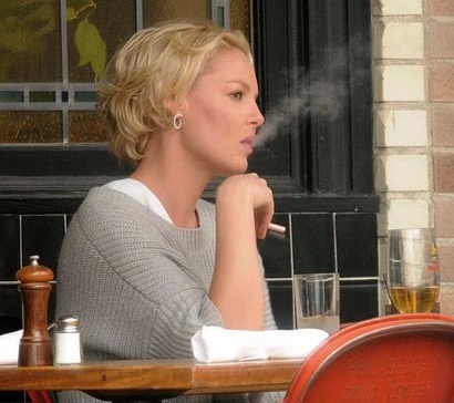 Γιατί το ηλεκτρονικό τσιγάρο είναι και γυναικεία υπόθεση; - Φωτογραφία 2