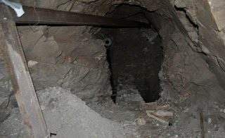 Φθιώτιδα: Σχέδιο Αλκατράζ στο Δομοκό: - Κάτω από τη ντουζιέρα έκρυβαν το τούνελ που είχε δυο λαγούμια - Φωτογραφία 1