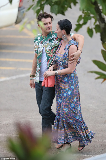 Δείτε πώς περνάνε οι Katy Perry και Orlando Bloom στη Χαβάη... [photos] - Φωτογραφία 4