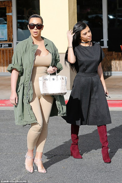 Πώς στηρίζει η Kim Kardashian τον Kanye West; [photos] - Φωτογραφία 3